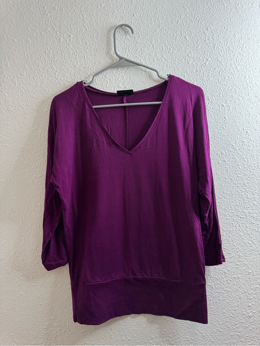 New York & Company V-Neck Long Sleeve Top in Plum